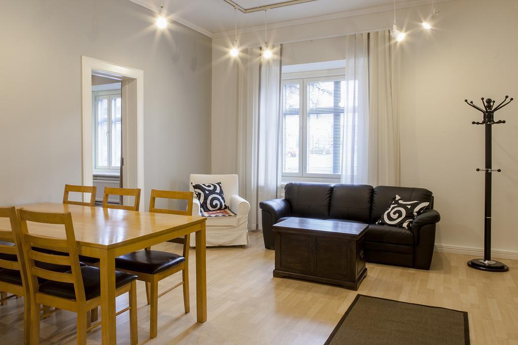Hotelli Ville Apartment Tammerfors Rum bild